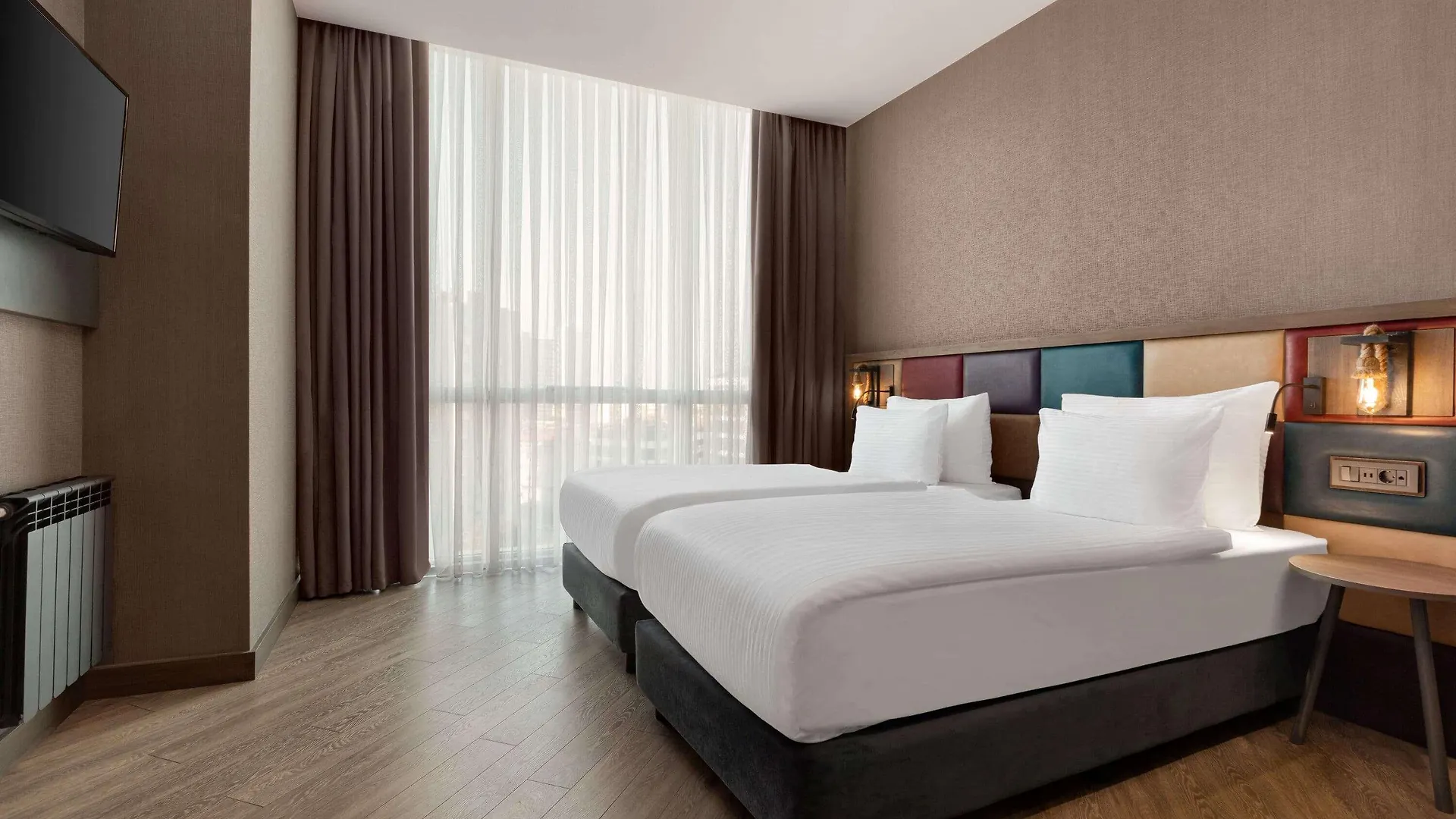 Ramada Encore By Wyndham Istanbul Avcilar 4*,