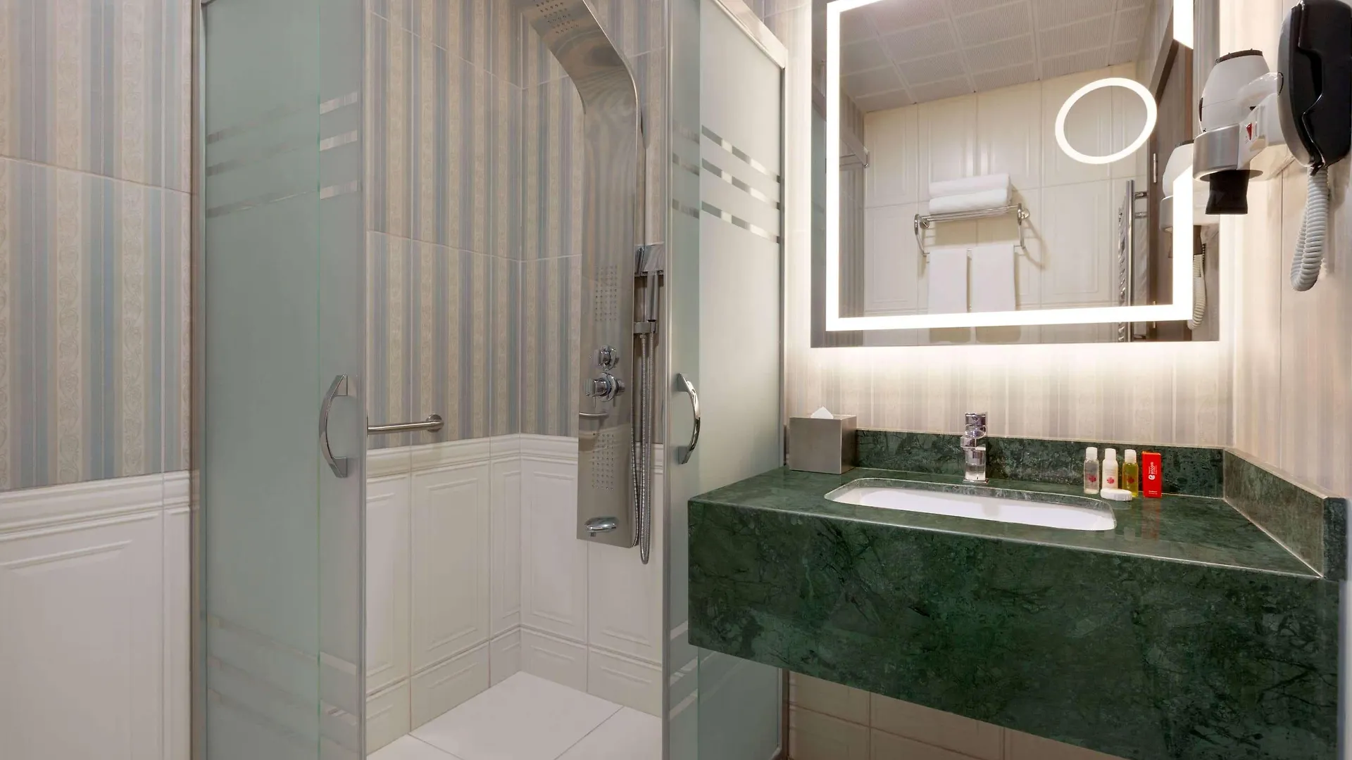 **** Hotel Ramada Encore By Wyndham Istanbul Avcilar Türkei