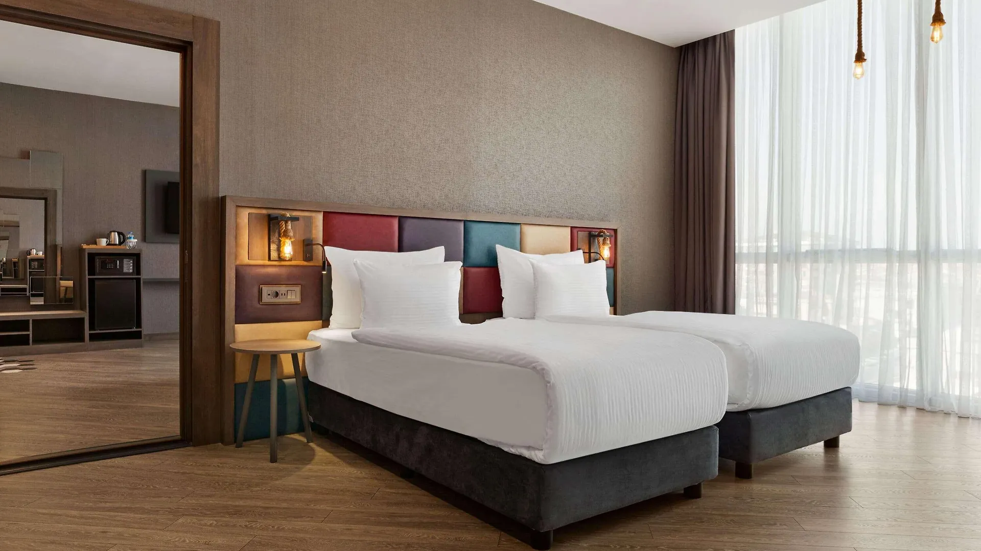 Ramada Encore By Wyndham Istanbul Avcilar 4*,